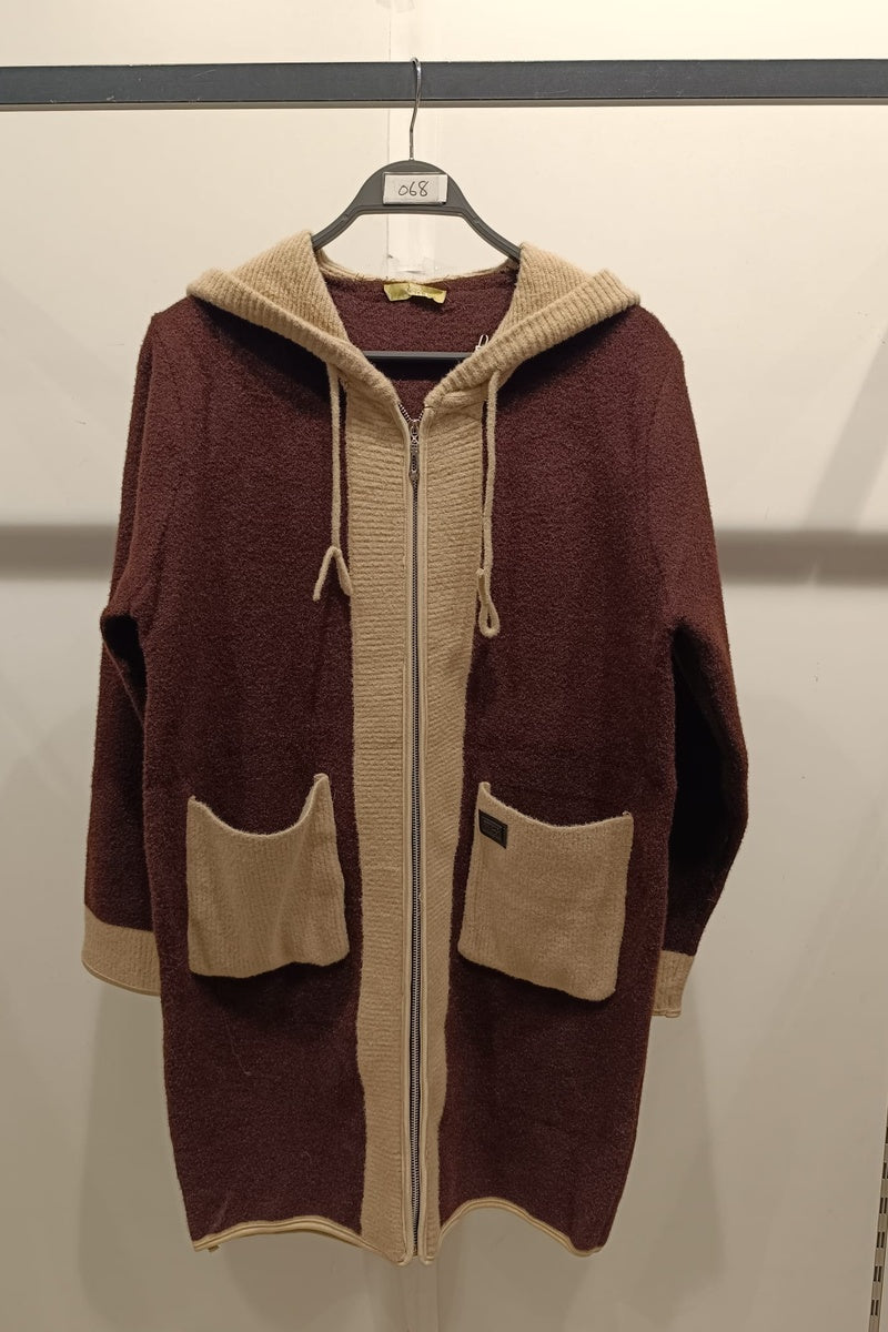 Cardigan à capuche et fermeture éclair, orné d'empiècements contrastés texturés sur les poches
