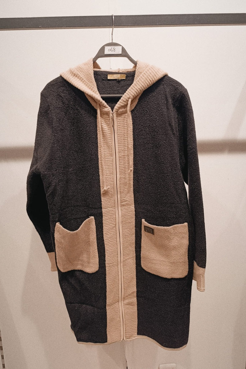 Cardigan à capuche et fermeture éclair, orné d'empiècements contrastés texturés sur les poches
