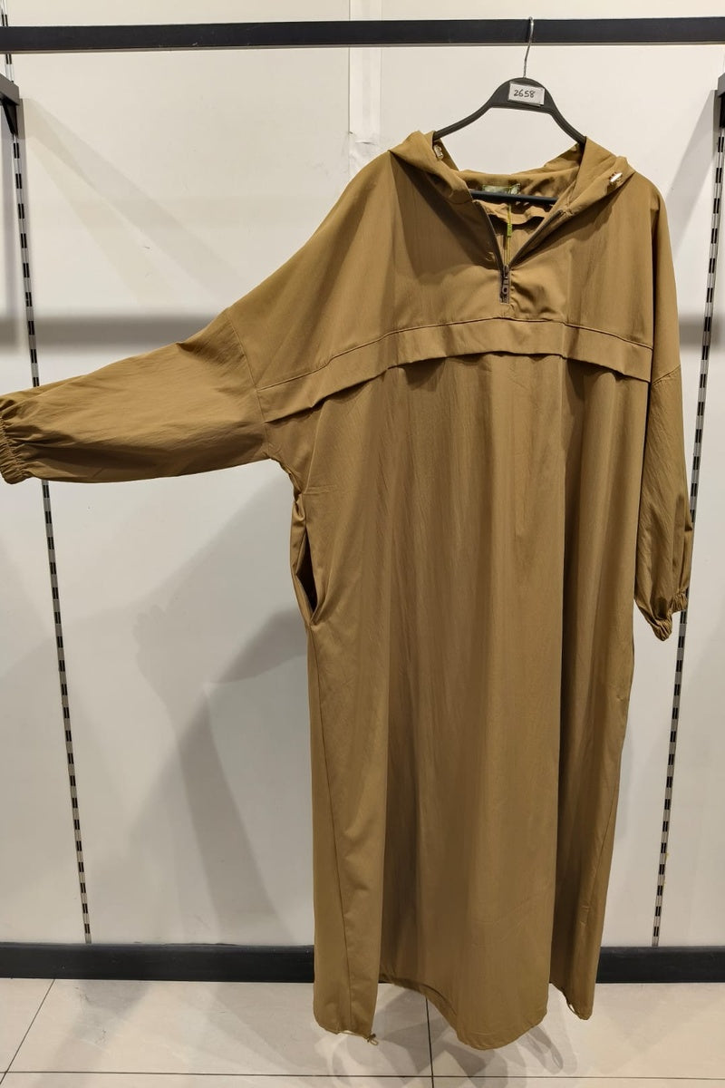 Robe longue unie avec zip et capuche et poches