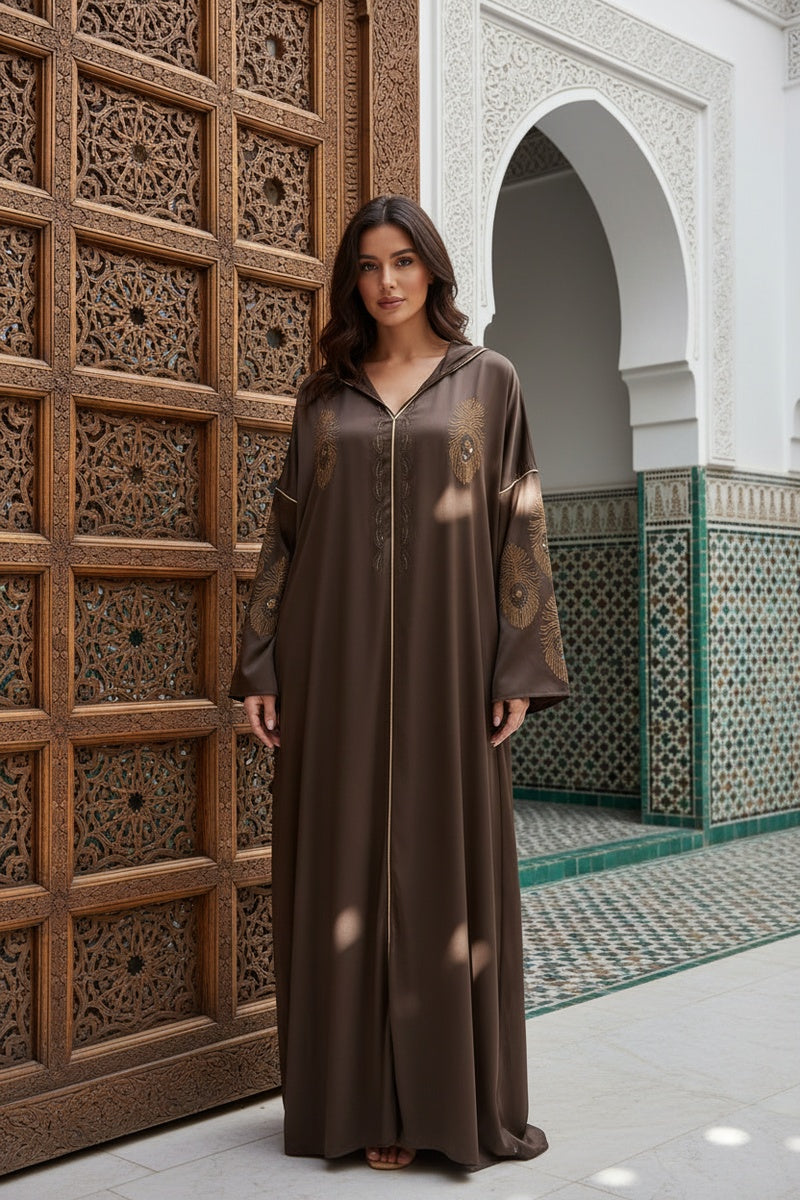Robe longue uni élégante avec strass et capuche