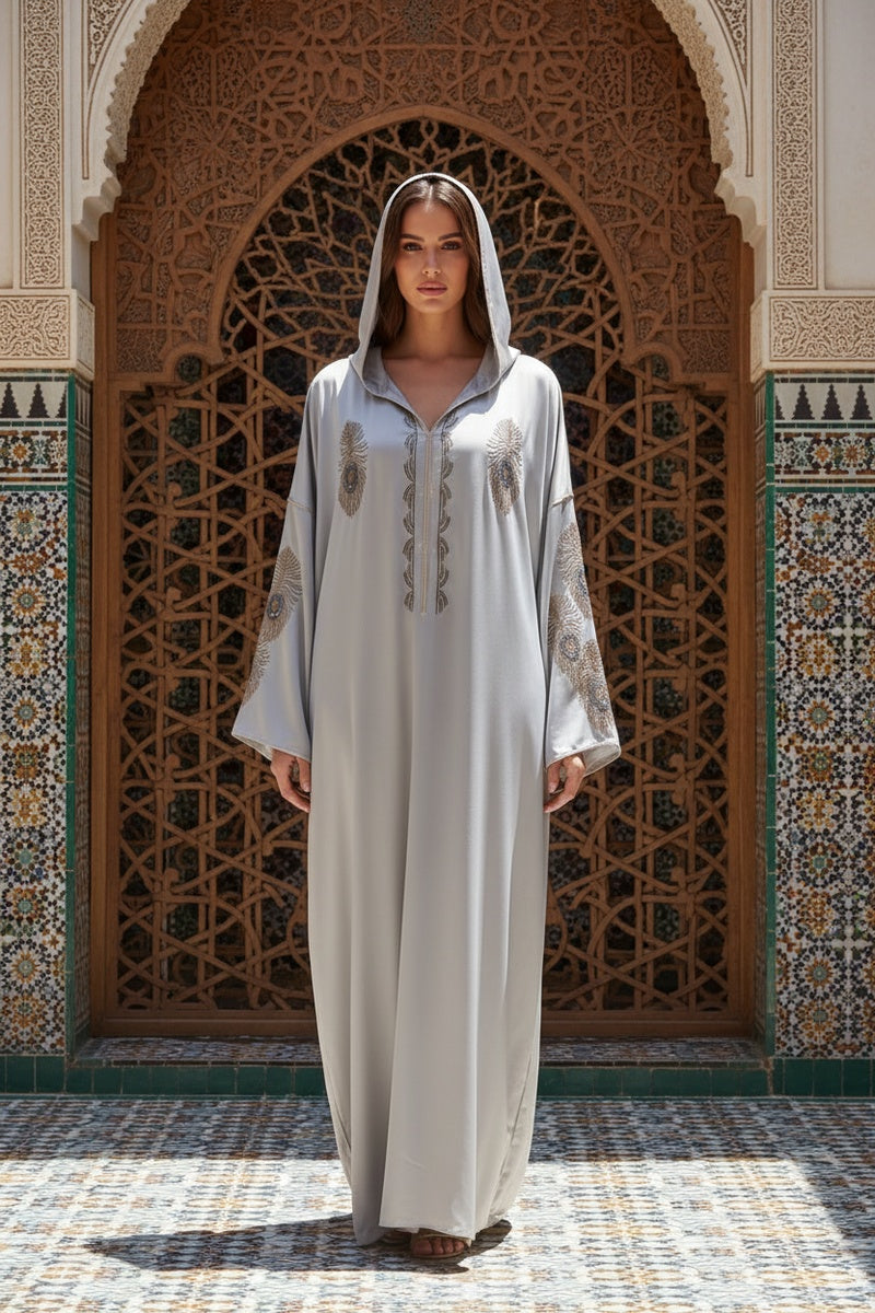 Robe longue uni élégante avec strass et capuche