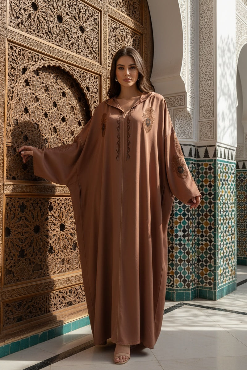 Robe longue uni élégante avec strass et capuche