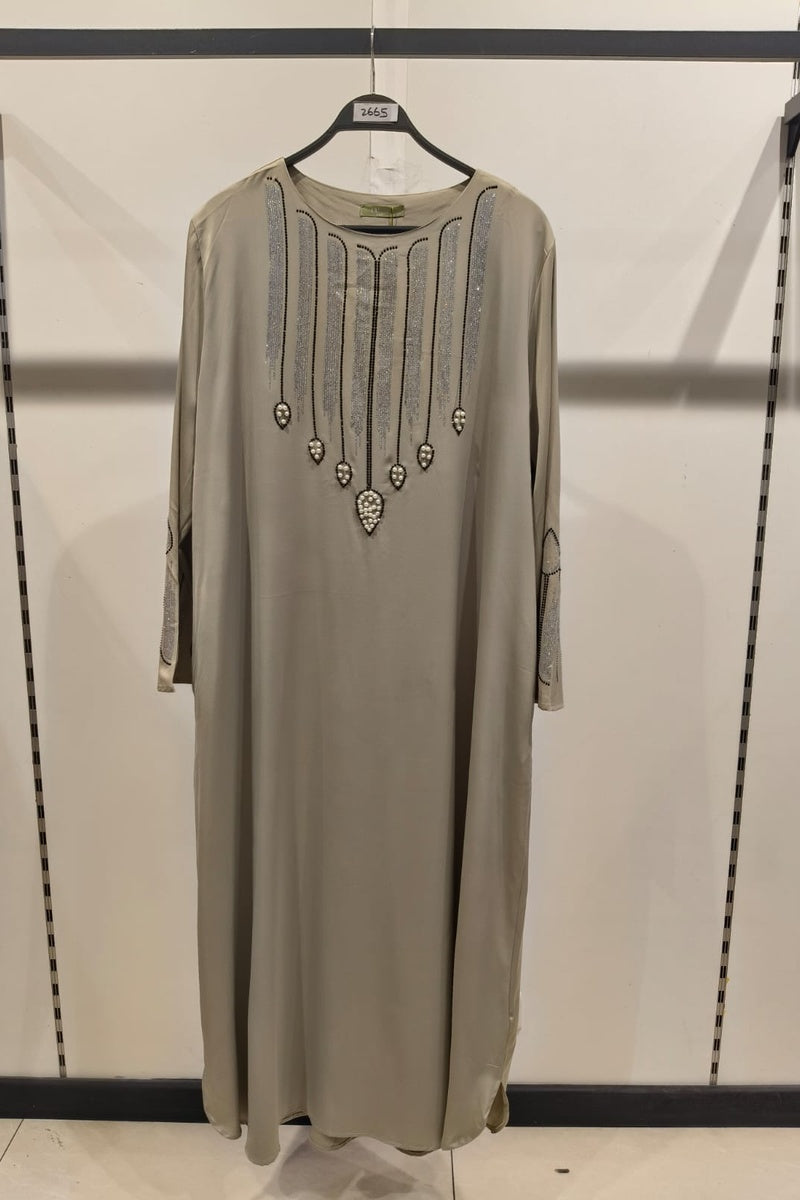 Abaya longue unie avec magnifique strass