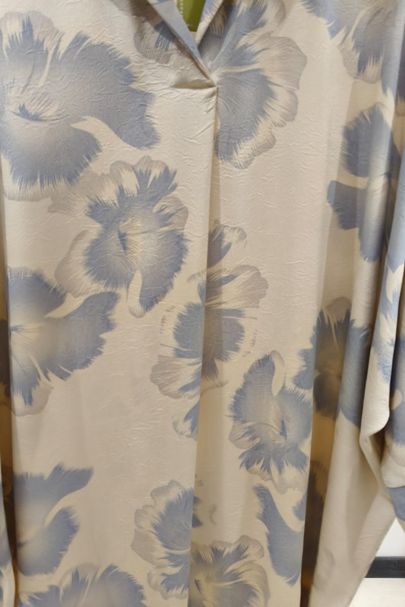 Robe longue fluide imprimée fleurie manches papillons avec col chemise