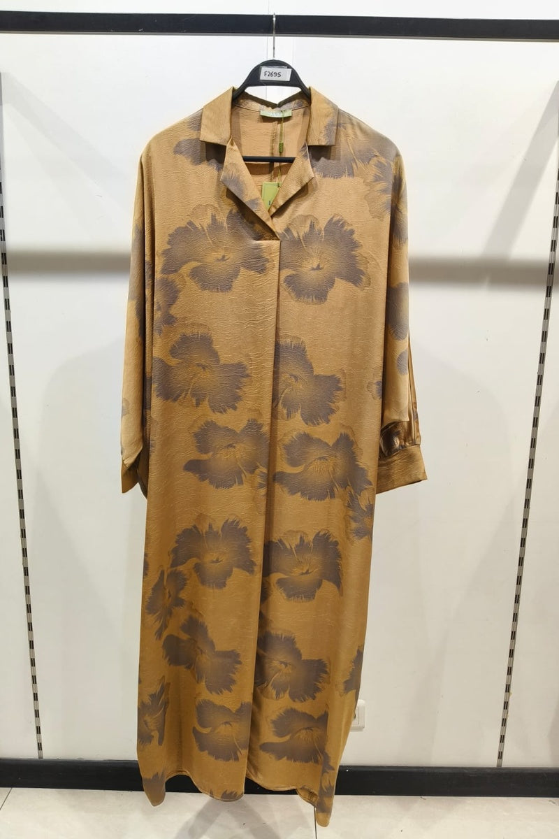 Robe longue fluide imprimée fleurie manches papillons avec col chemise