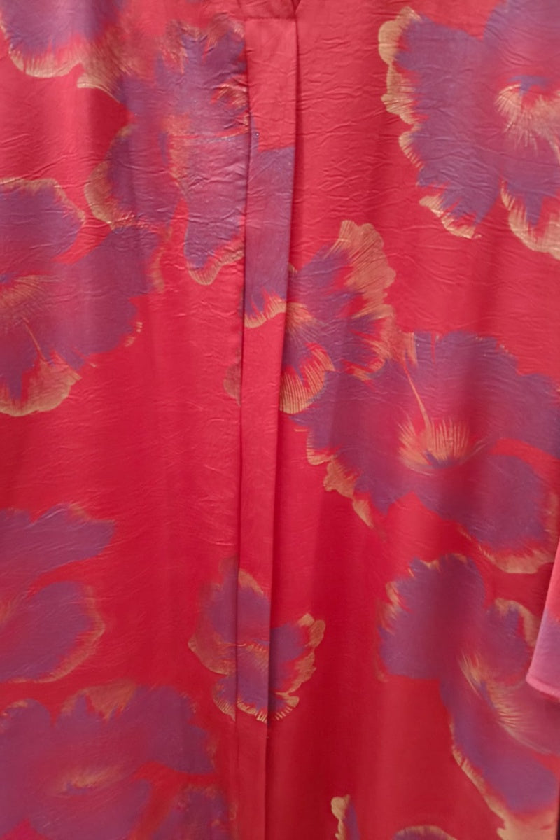 Robe longue fluide imprimée fleurie col V avec ceinture