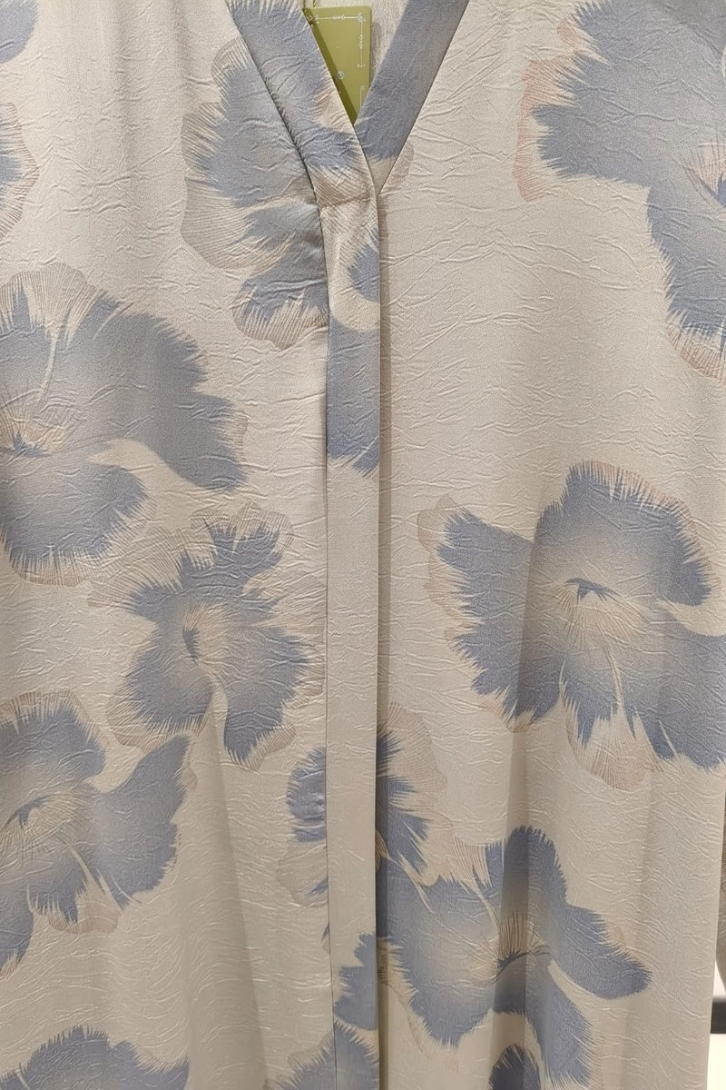 Robe longue fluide imprimée fleurie col V avec ceinture