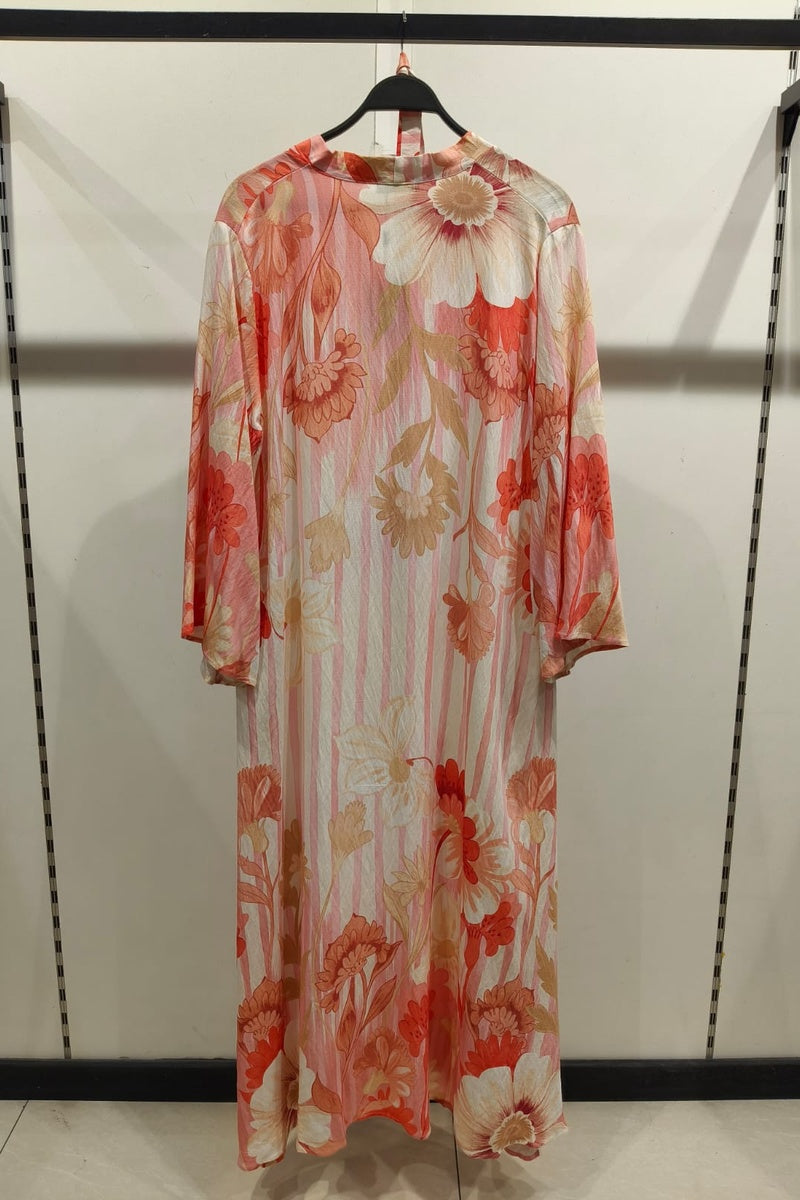 Robe longue imprimée fleurie avec poches, ceinture et broche en fleur