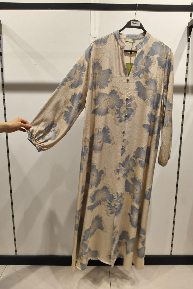 Robe longue imprimée fleurie avec boutons de décor