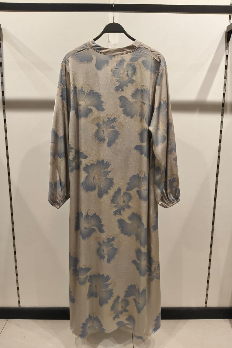 Robe longue imprimée fleurie avec boutons de décor