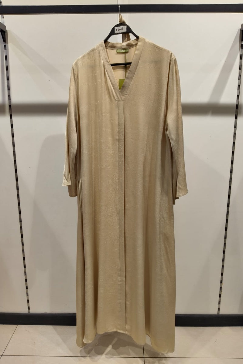 Robe longue unie satinée avec ceinture