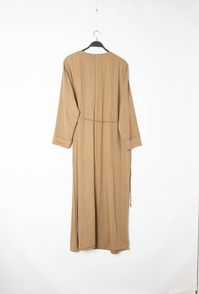 Robe longue unie détail ceinture boutonnée