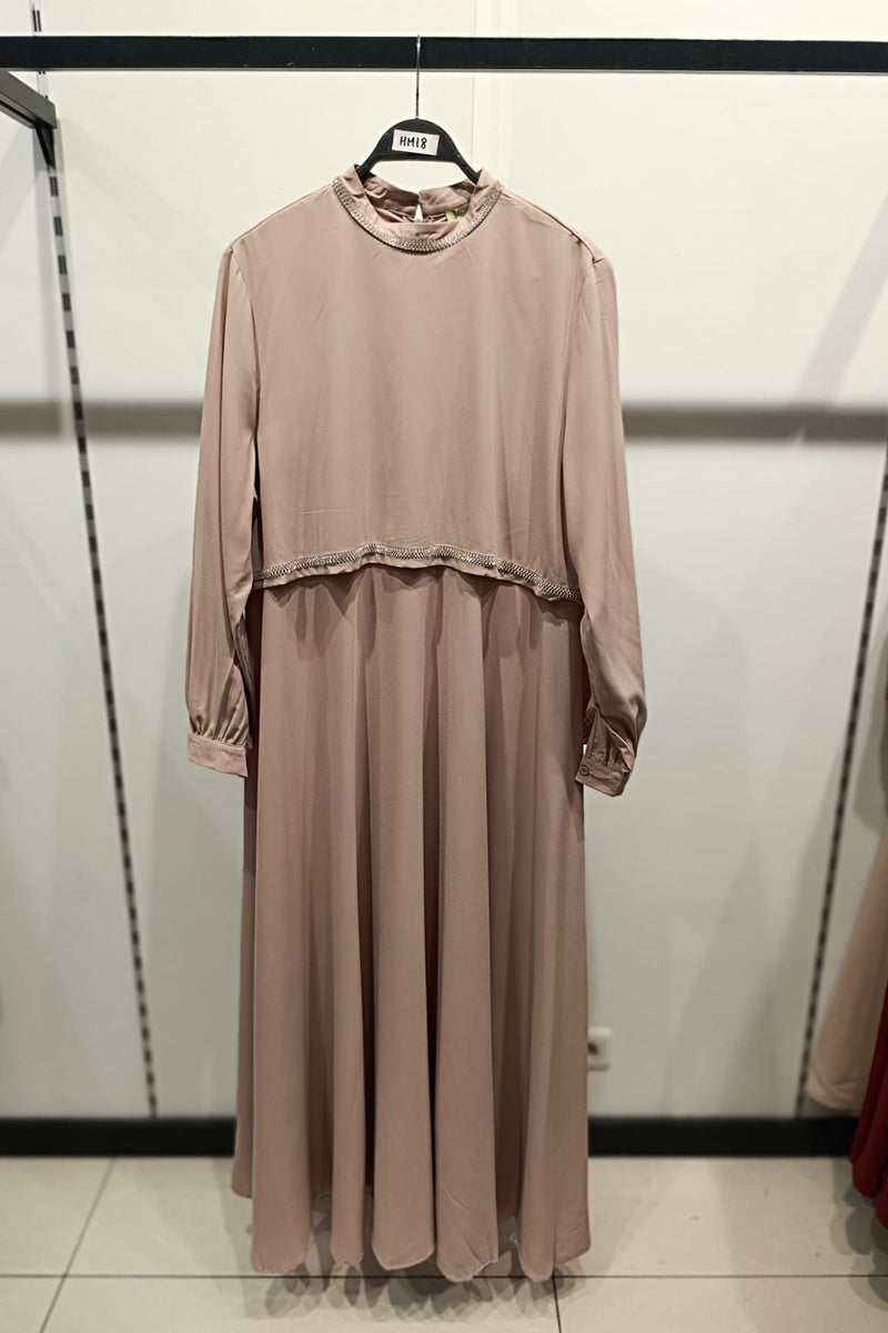 Robe longue unie élégante super évasée avec strass et doublure