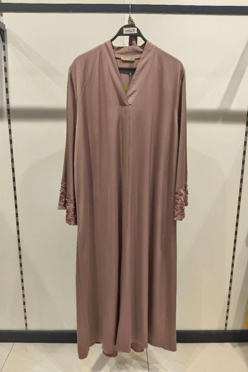 Abaya longue unie avec broderie fleurie perlée