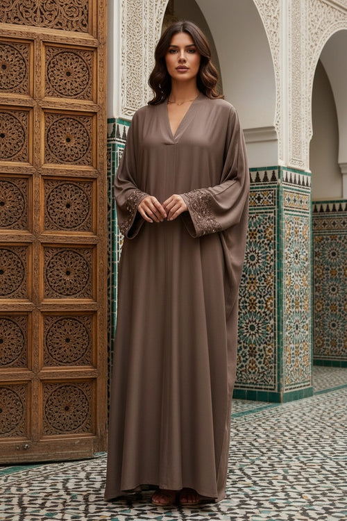 Abaya longue unie avec broderie fleurie perlée