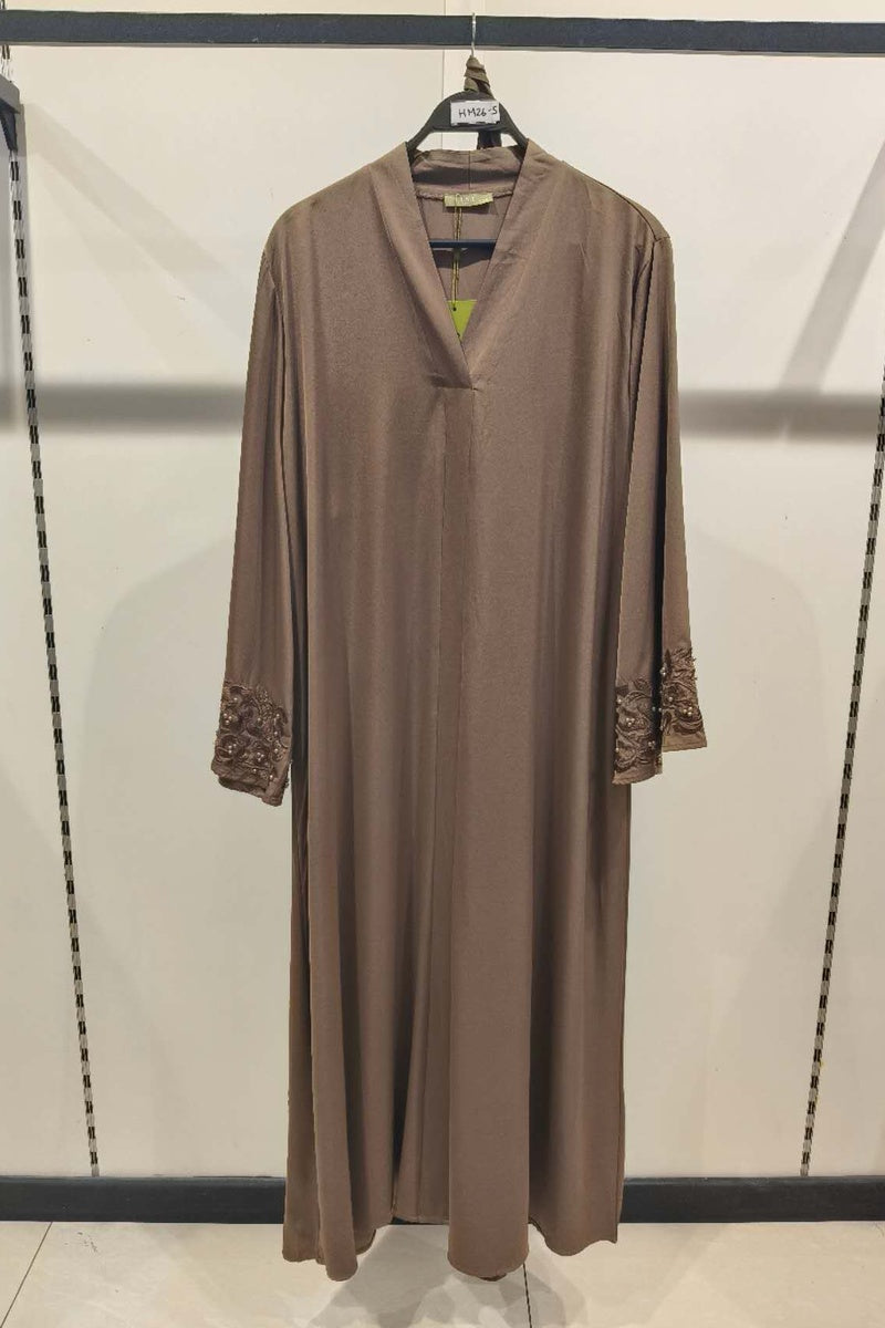 Abaya longue unie avec broderie fleurie perlée