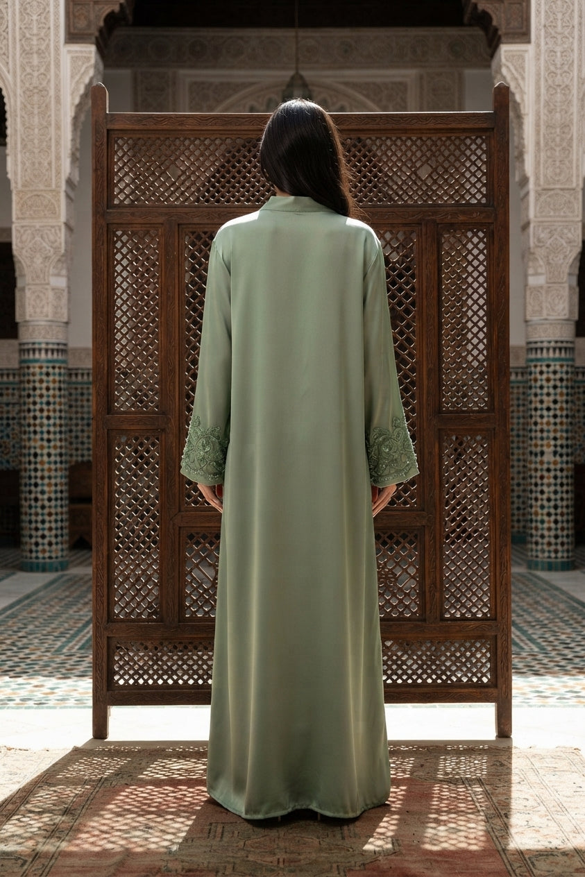 Abaya longue unie avec broderie fleurie perlée