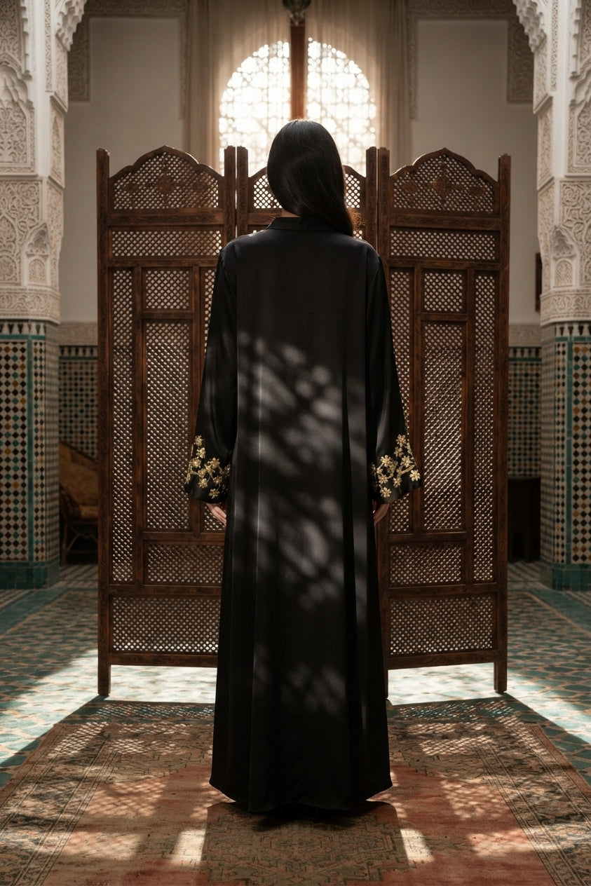 Abaya longue unie avec broderie fleurie perlée