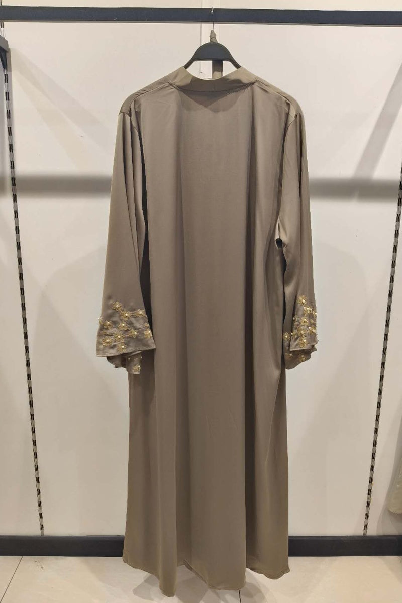 Abaya longue unie avec broderie fleurie perlée