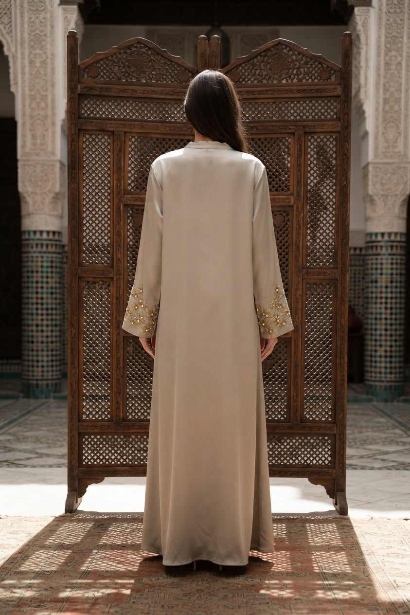 Abaya longue unie avec broderie fleurie perlée