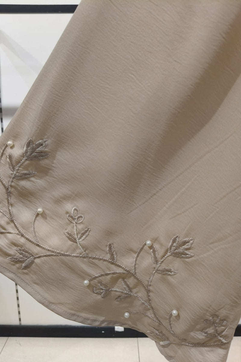 Abaya longue unie avec broderie fleurie perlée
