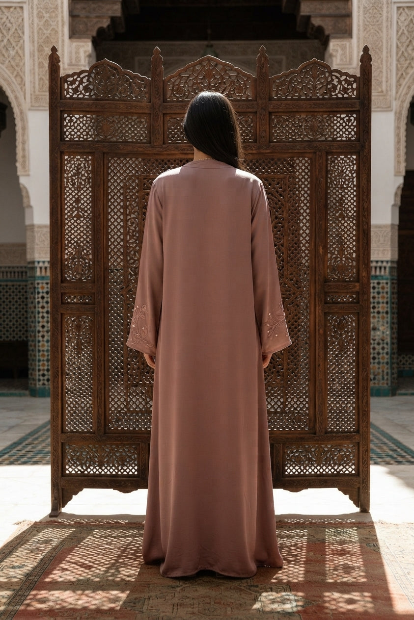 Abaya longue unie avec broderie fleurie perlée