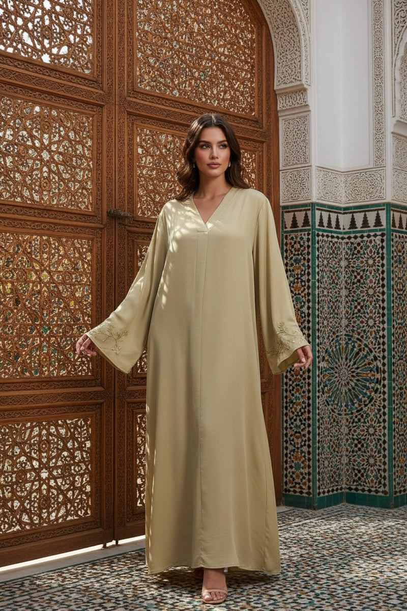 Abaya longue unie avec broderie fleurie perlée