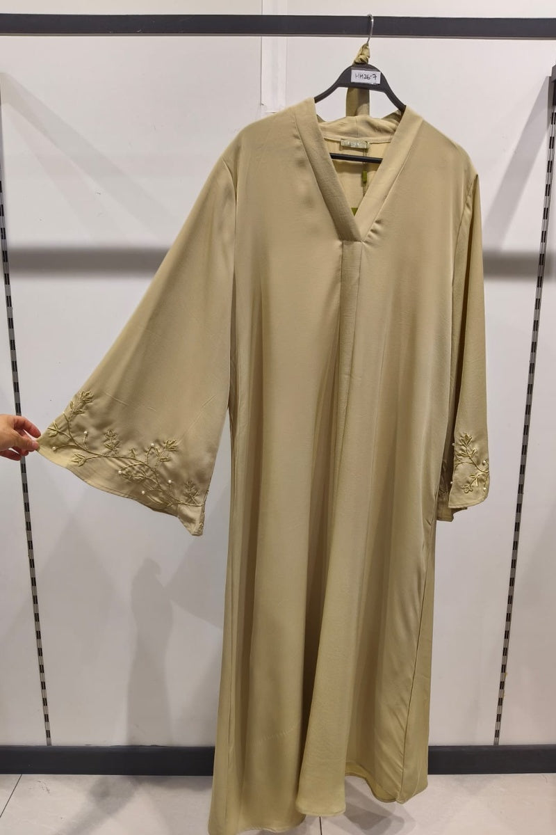 Abaya longue unie avec broderie fleurie perlée