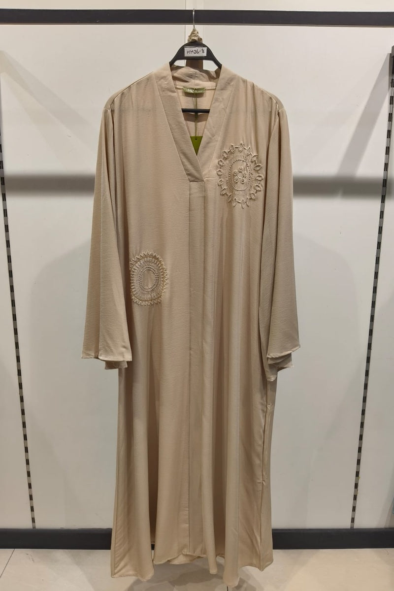 Abaya longue unie avec broderie strass et ceinture