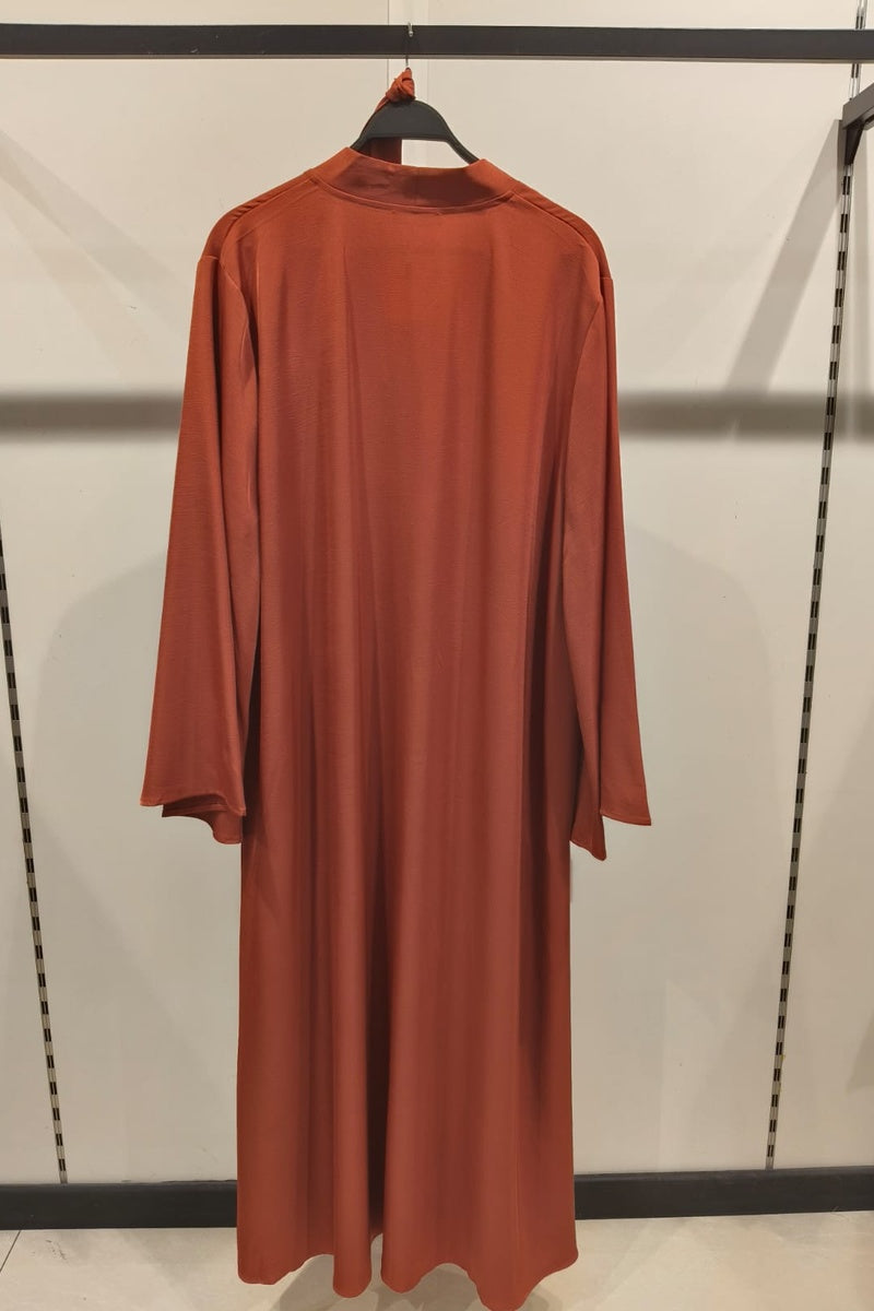 Abaya longue unie avec broderie strass et ceinture