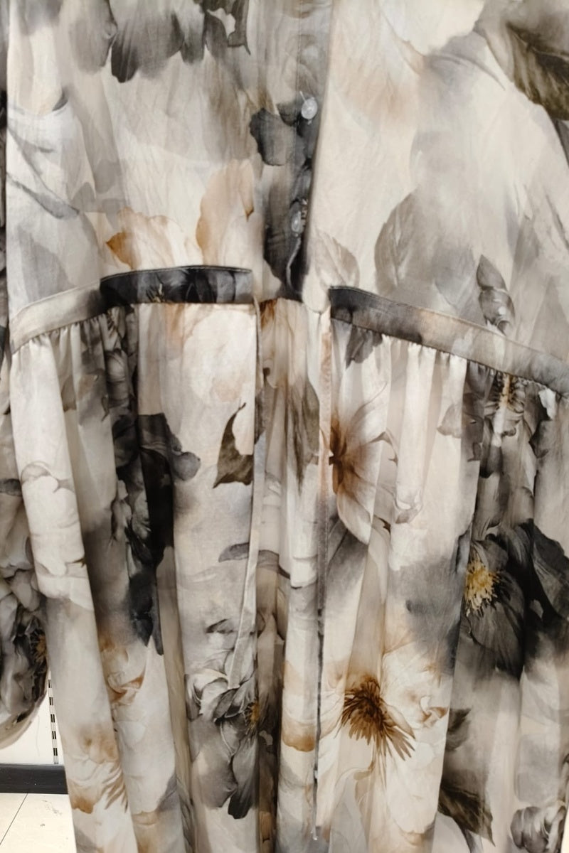 Robe longue imprimée fleurie avec ceinture ajustable