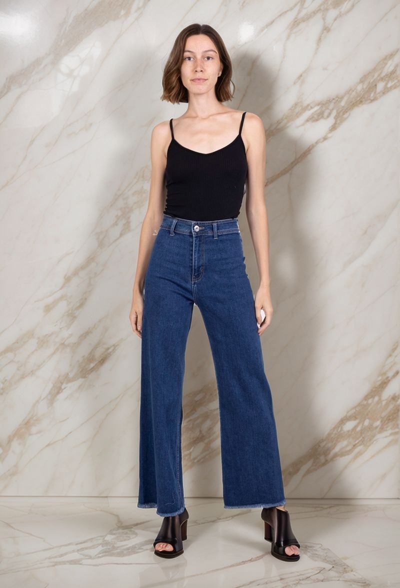 Jean coupe droite stretch effiloché avec 2 poches arrières T34-T42