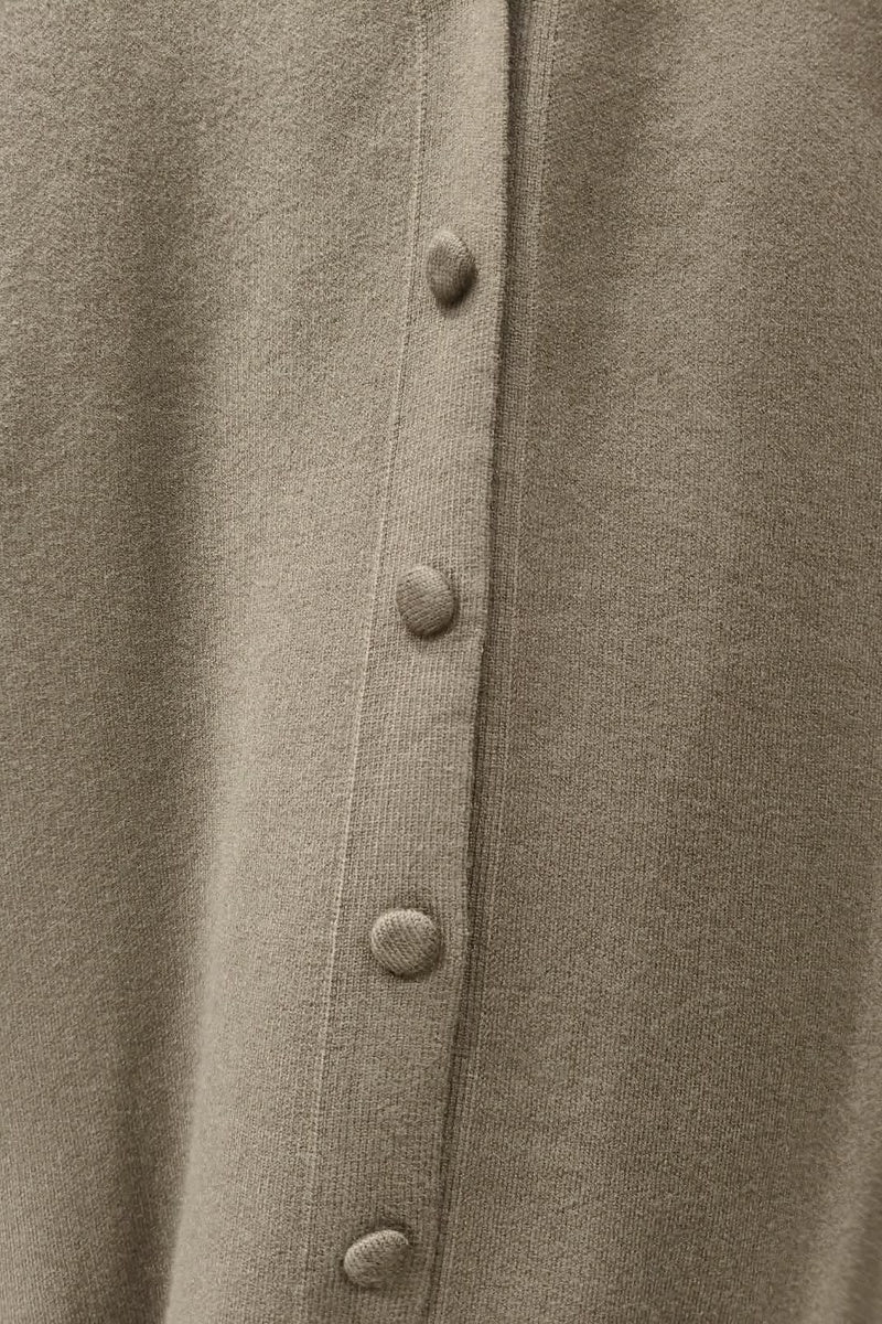 Gilet long boutonné en maille fine