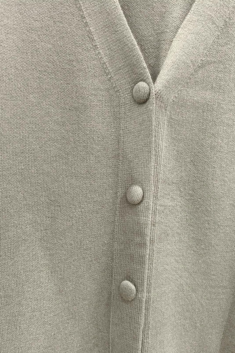 Gilet long boutonné en maille fine
