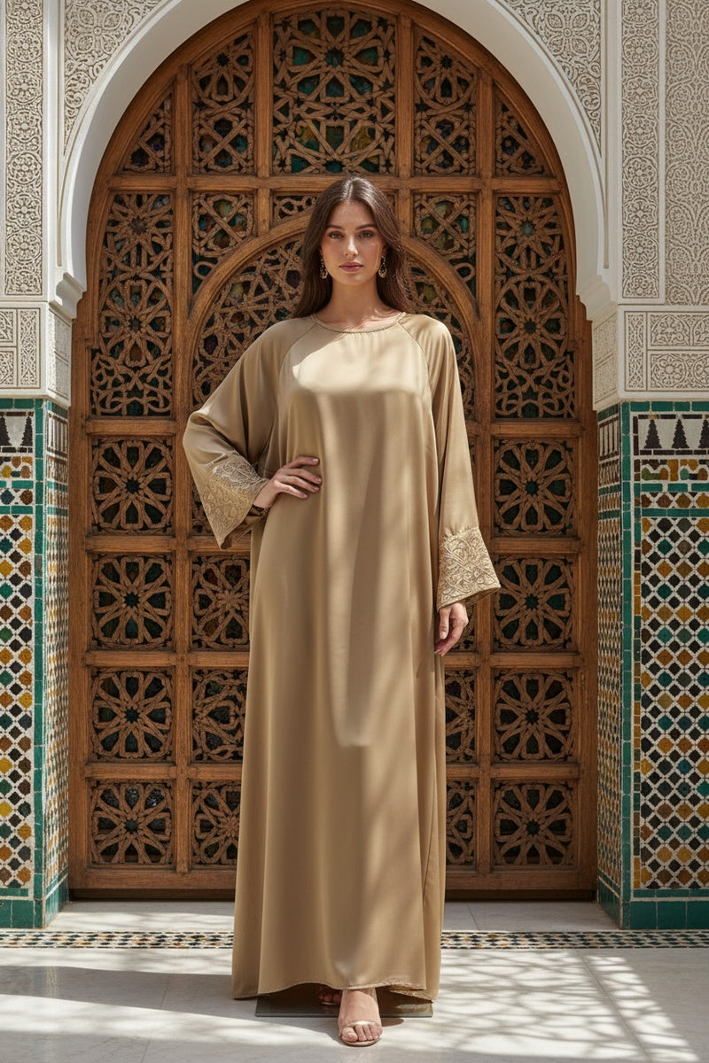 Abaya longue unie avec broderie fleurie