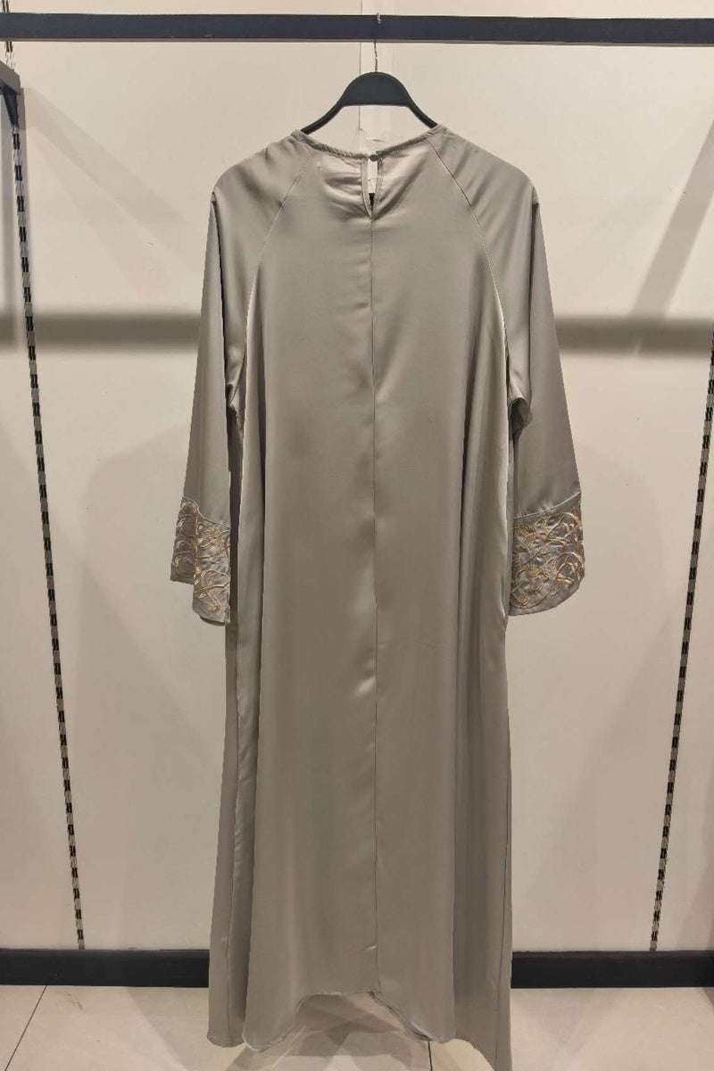 Abaya longue unie avec broderie fleurie
