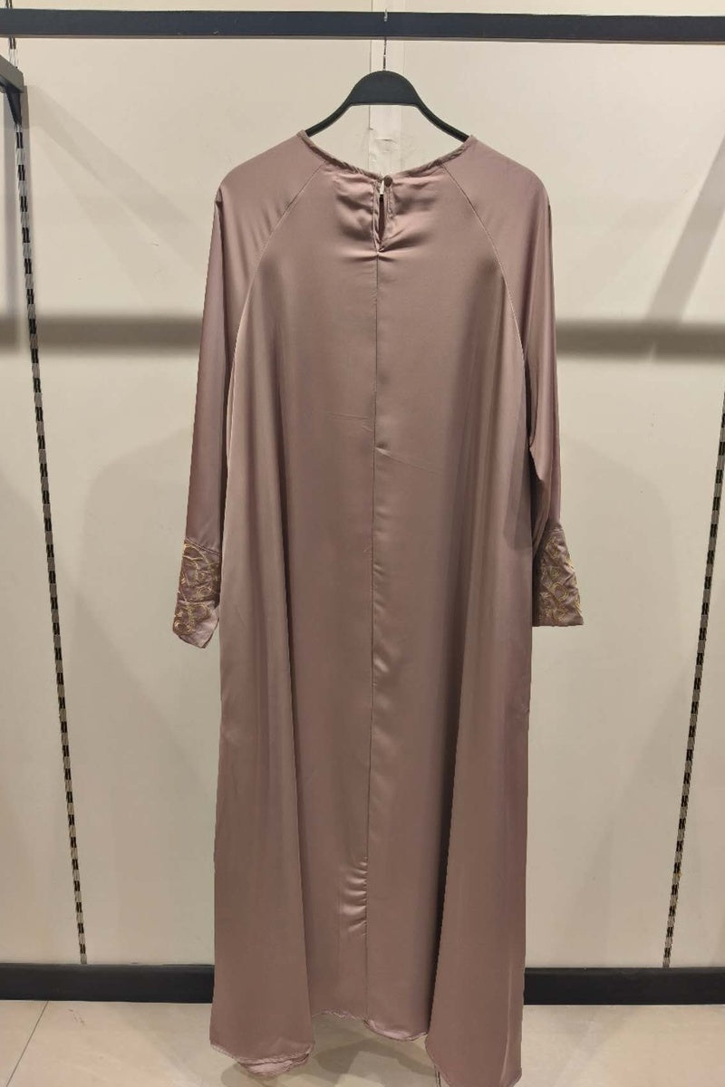 Abaya longue unie avec broderie fleurie