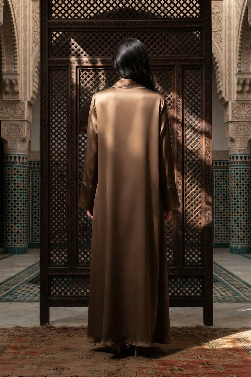 Robe abaya longue unie satinée élégante avec ceinture