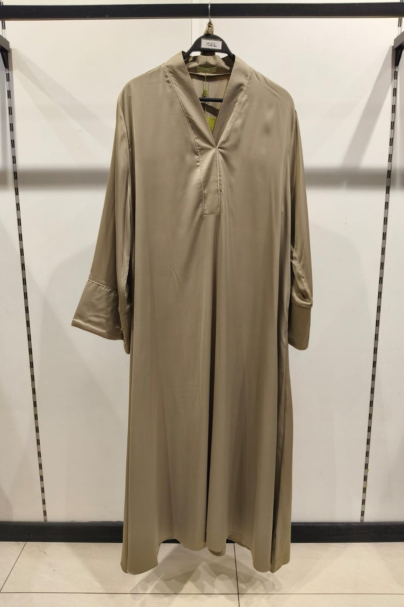 Robe abaya longue unie satinée élégante avec ceinture